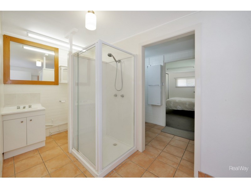 12 Peatey Street, Kepnock QLD 4670