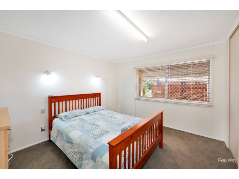 12 Peatey Street, Kepnock QLD 4670