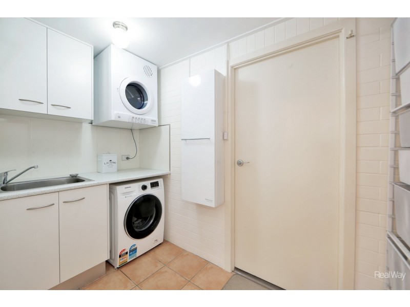 12 Peatey Street, Kepnock QLD 4670