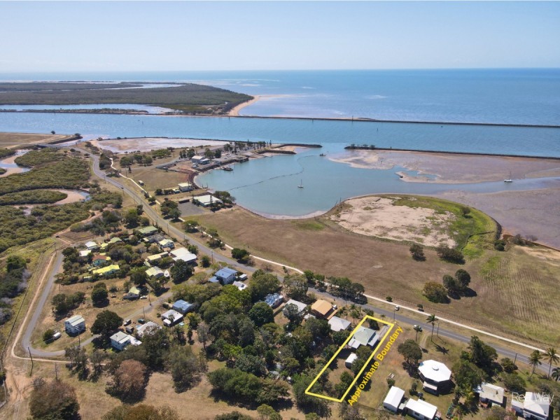 20 Harbour Esplanande, Burnett Heads QLD 4670