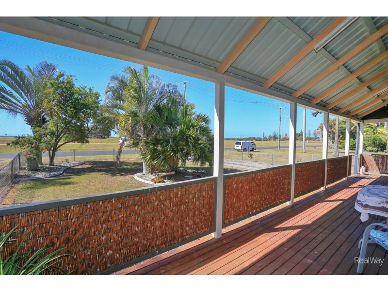 20 Harbour Esplanande, Burnett Heads QLD 4670