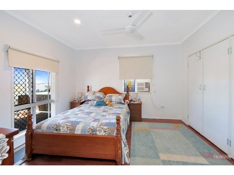 20 Harbour Esplanande, Burnett Heads QLD 4670