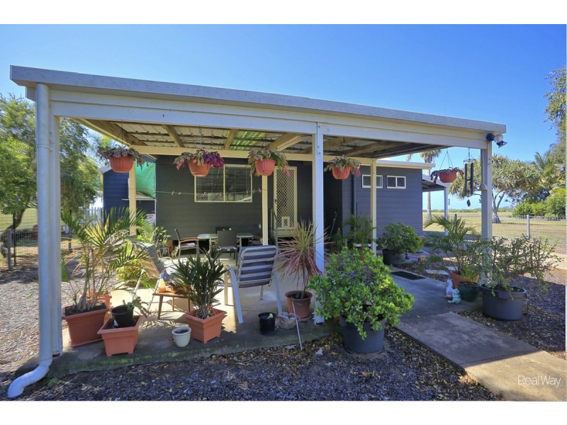 20 Harbour Esplanande, Burnett Heads QLD 4670