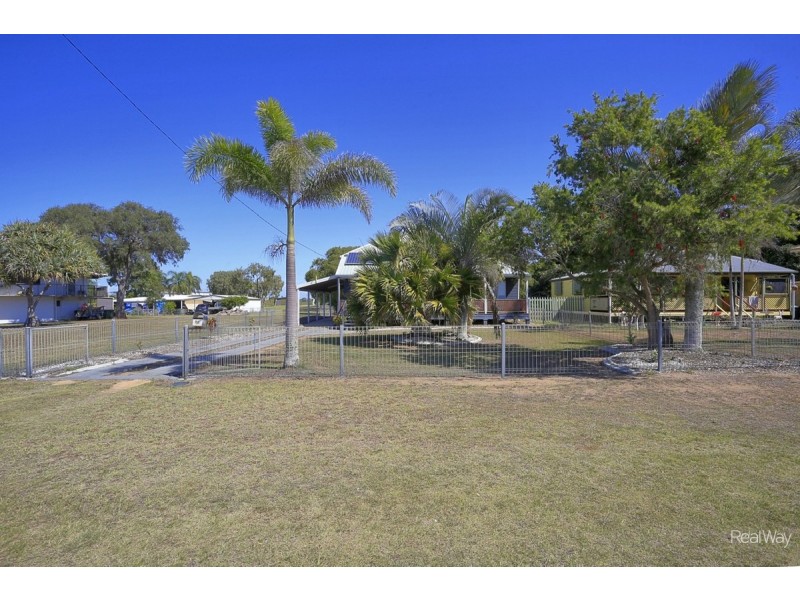 20 Harbour Esplanande, Burnett Heads QLD 4670