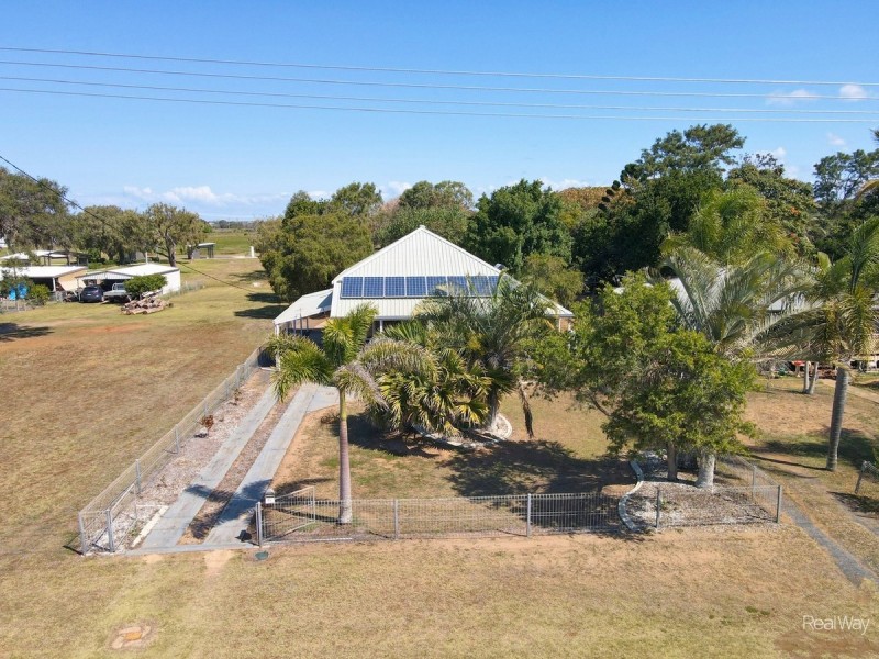 20 Harbour Esplanande, Burnett Heads QLD 4670