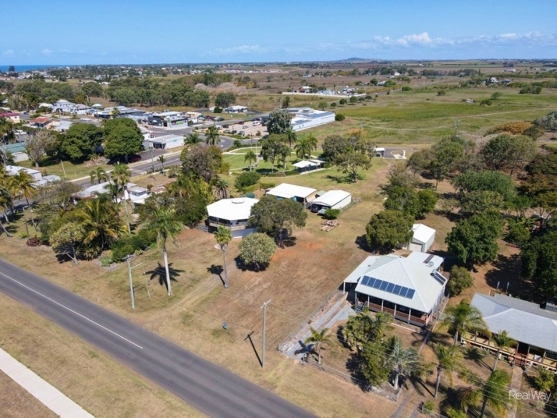20 Harbour Esplanande, Burnett Heads QLD 4670