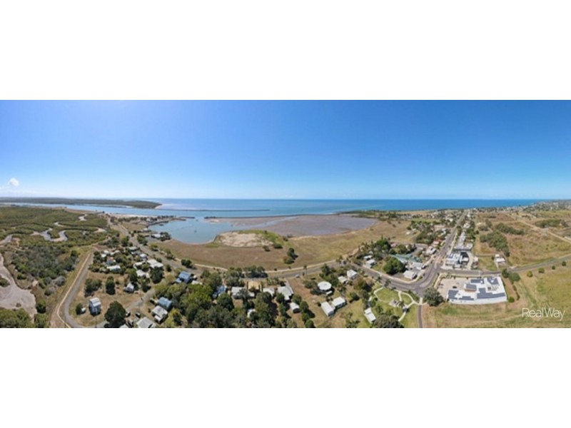 20 Harbour Esplanande, Burnett Heads QLD 4670