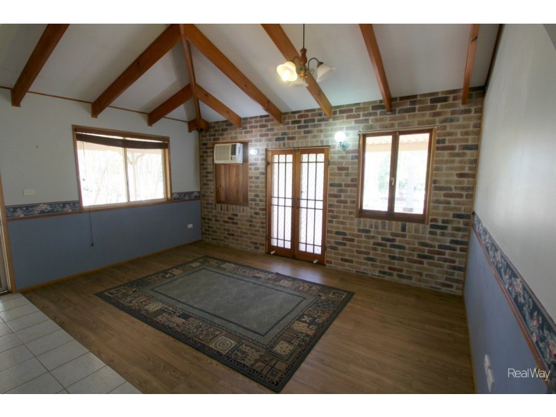 37 Pharlap Parade, Branyan QLD 4670