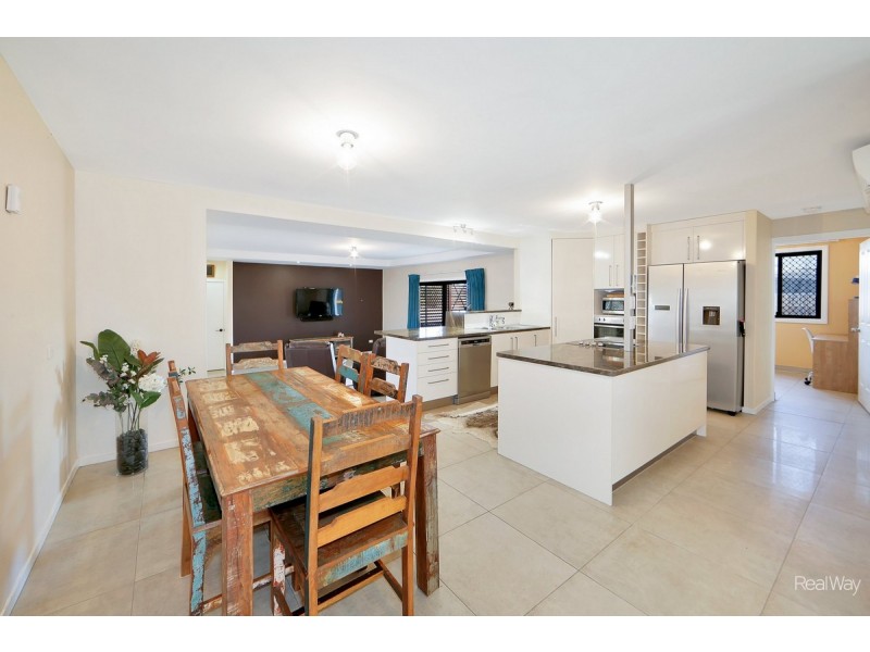 9 Strathdee Avenue, Bundaberg South QLD 4670