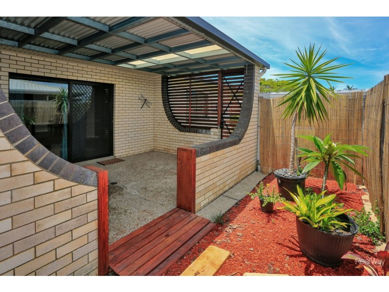 9 Strathdee Avenue, Bundaberg South QLD 4670