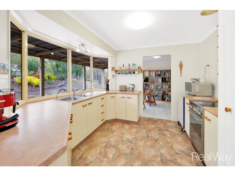 4 De Ville Court, South Bingera QLD 4670