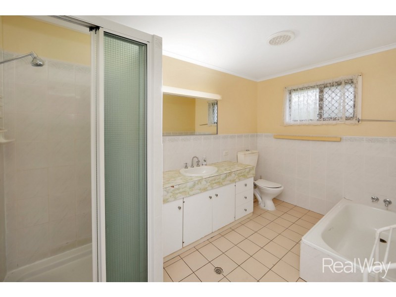 402 Goodwood Road, Thabeban QLD 4670