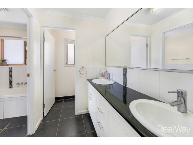 24 The Strand West, Thabeban QLD 4670