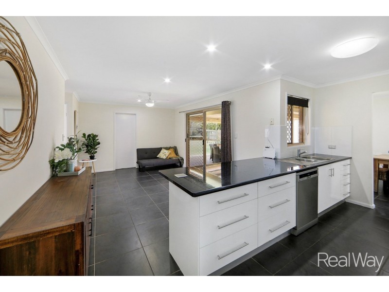 24 The Strand West, Thabeban QLD 4670