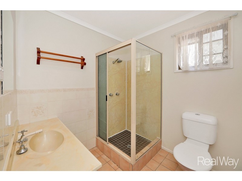 18 Woods Road, Sharon QLD 4670