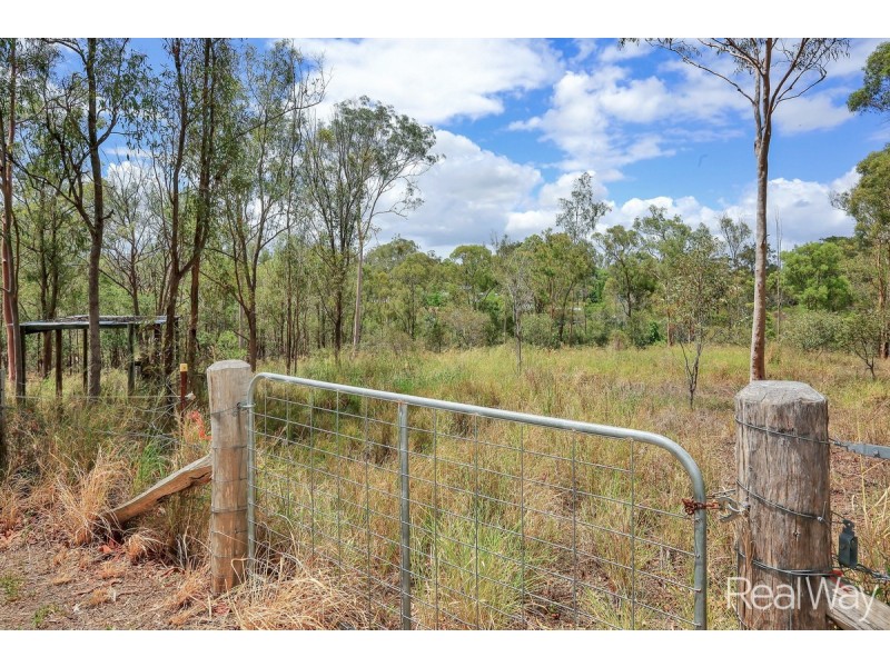 18 Woods Road, Sharon QLD 4670