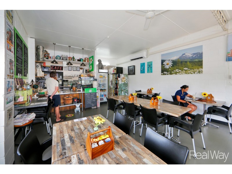 Shop 5/8 Birk Street, Avenell Heights QLD 4670