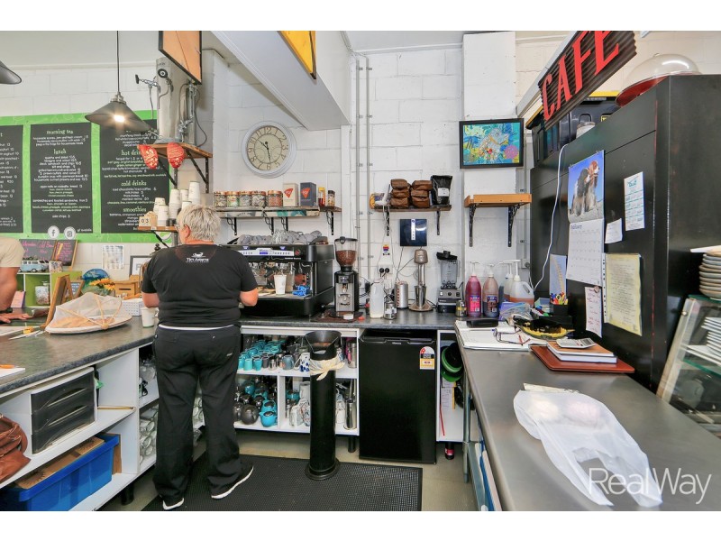 Shop 5/8 Birk Street, Avenell Heights QLD 4670