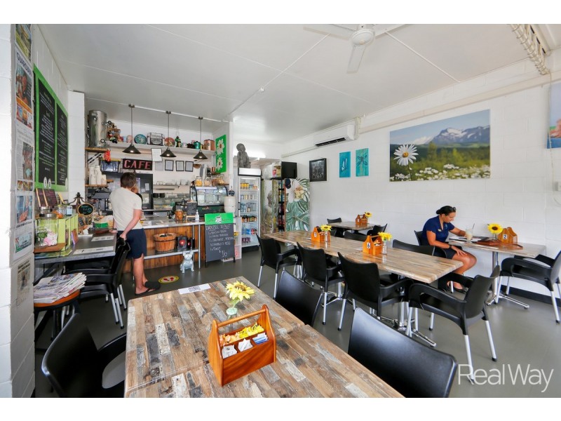 Shop 5/8 Birk Street, Avenell Heights QLD 4670