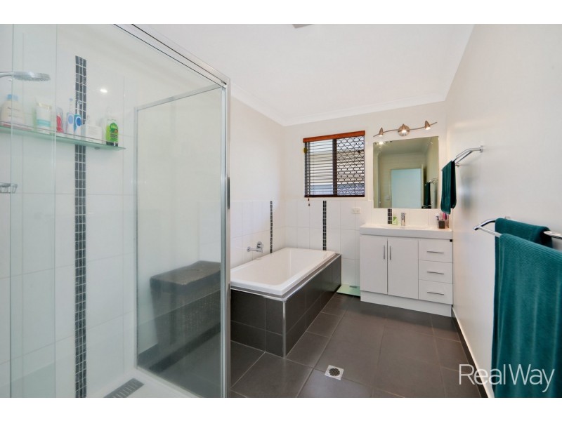 12 Miles Street, Kepnock QLD 4670