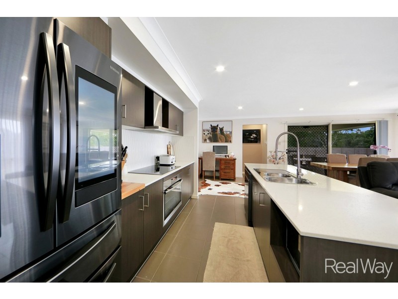 42 Sanctuary Drive, Ashfield QLD 4670