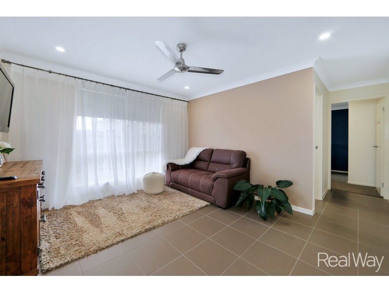 42 Sanctuary Drive, Ashfield QLD 4670