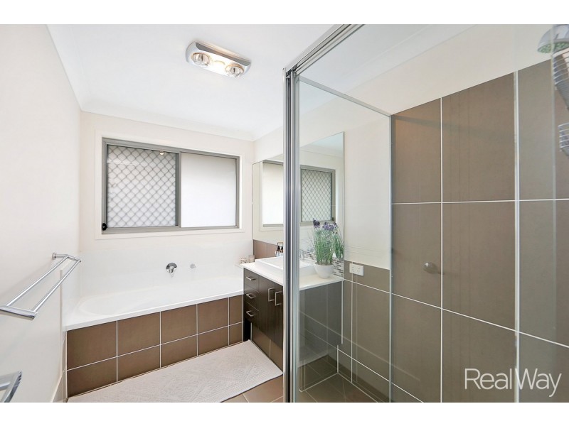 42 Sanctuary Drive, Ashfield QLD 4670