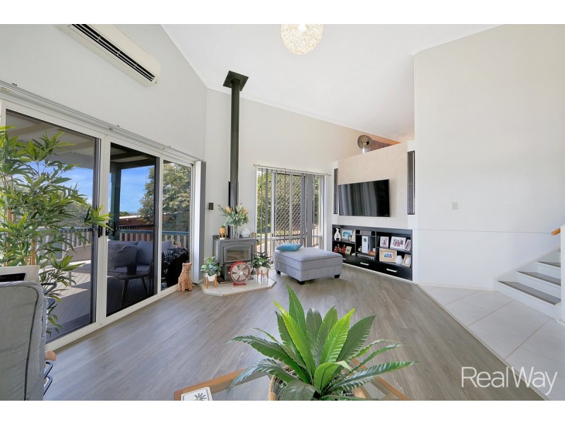 1 Hilltop Avenue, Qunaba QLD 4670