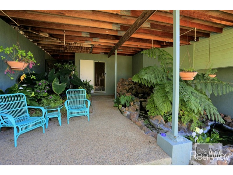 1 Hilltop Avenue, Qunaba QLD 4670