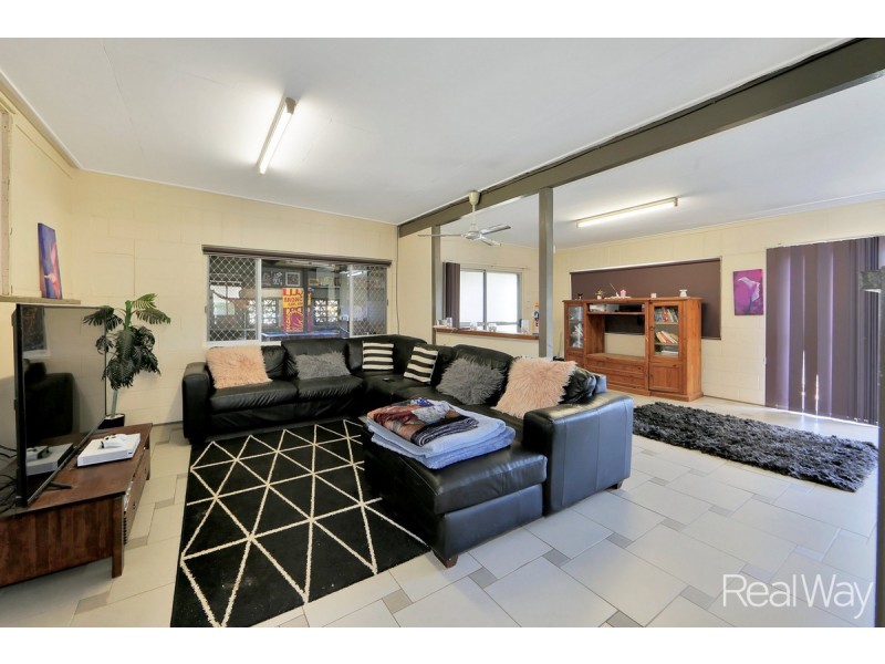 11 Alamein Street, Svensson Heights QLD 4670