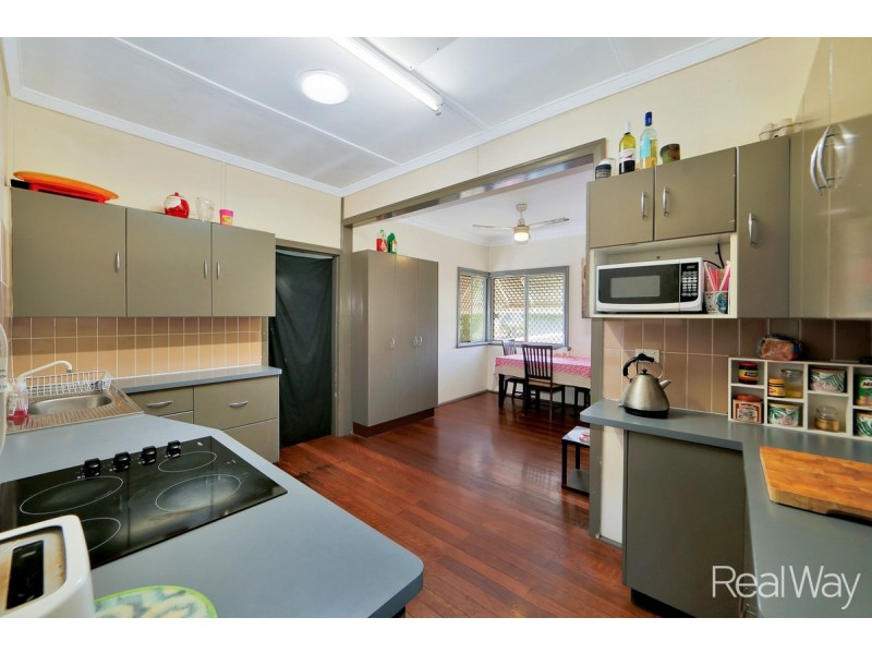 11 Alamein Street, Svensson Heights QLD 4670