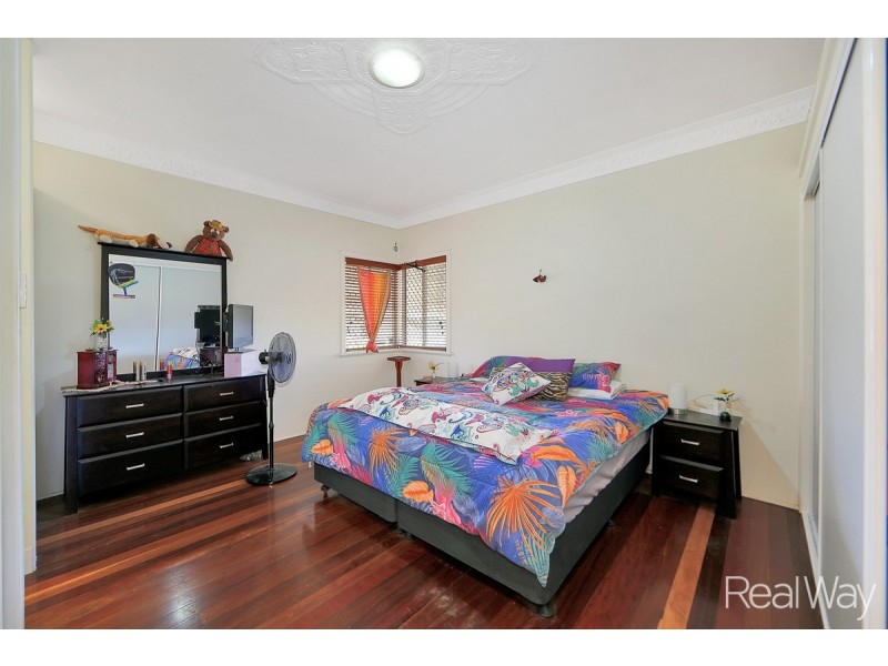 11 Alamein Street, Svensson Heights QLD 4670