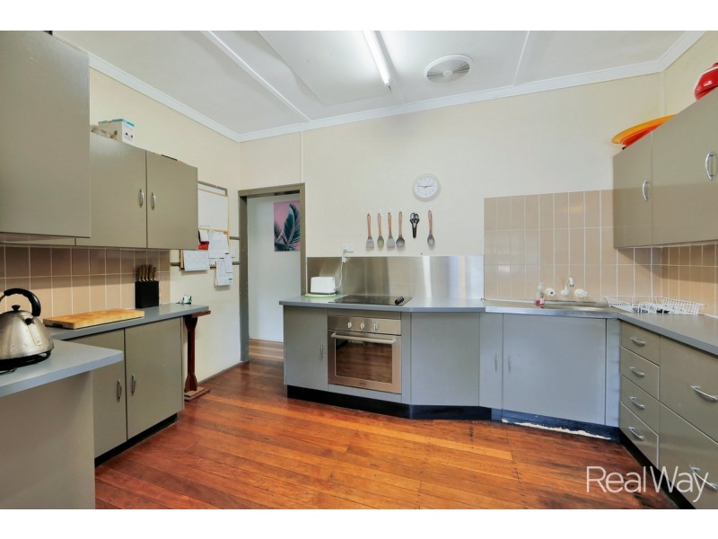 11 Alamein Street, Svensson Heights QLD 4670