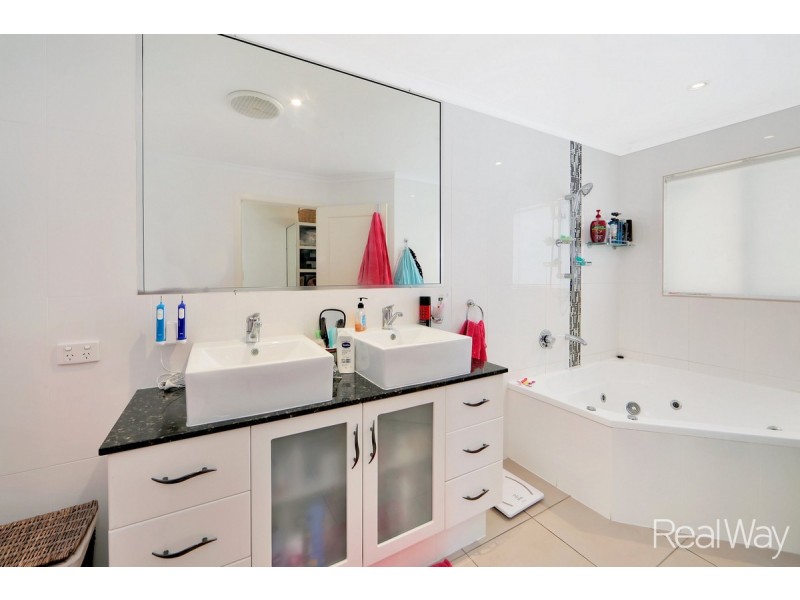 1/109 Davidson Street, Bargara QLD 4670