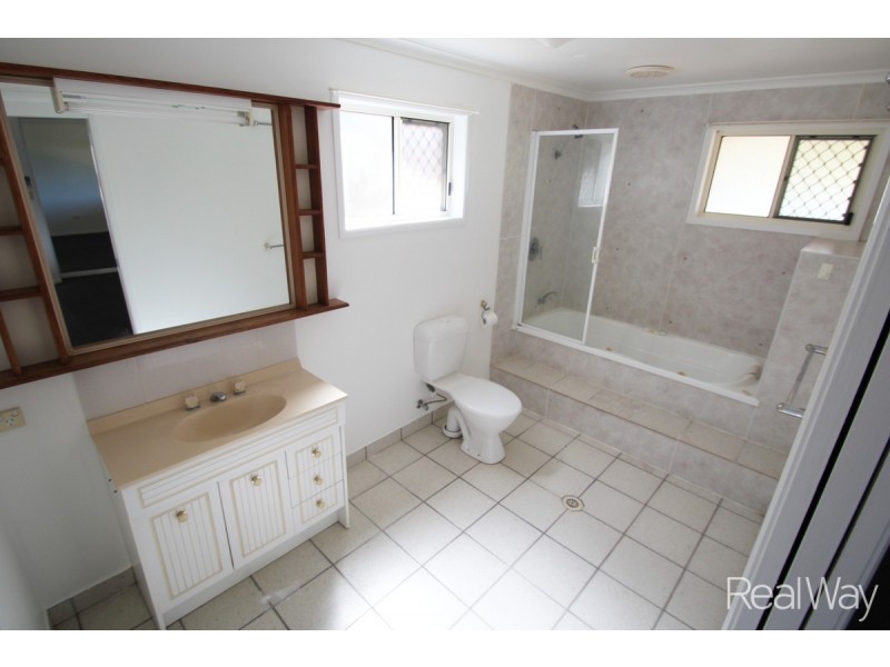 6 Chenery Court, Avenell Heights QLD 4670