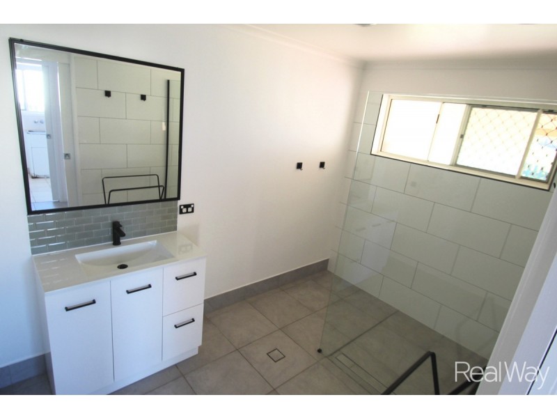 6 Chenery Court, Avenell Heights QLD 4670