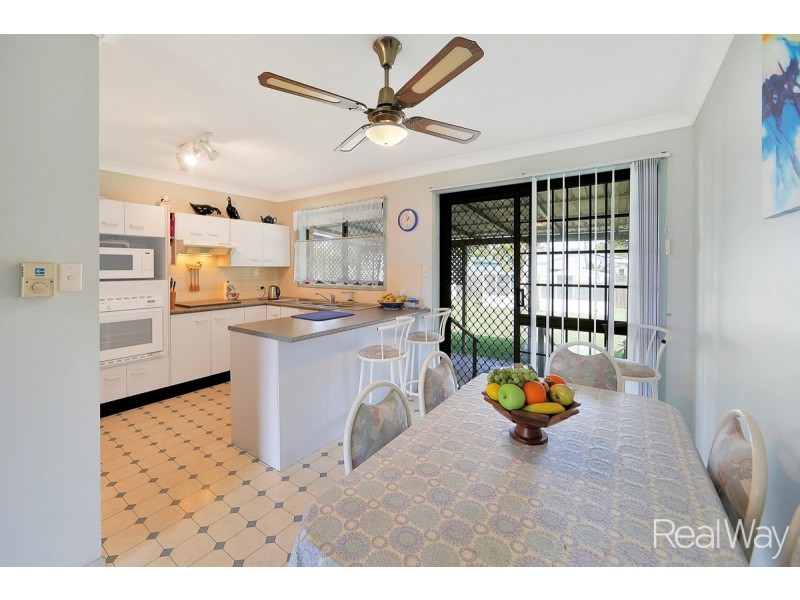 27 Sloane Street, Kalkie QLD 4670