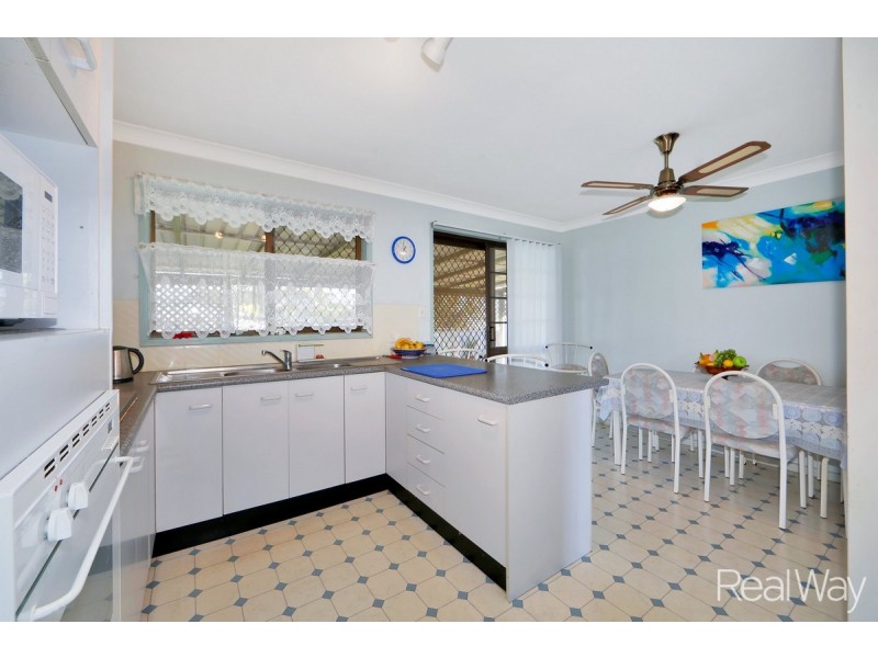 27 Sloane Street, Kalkie QLD 4670