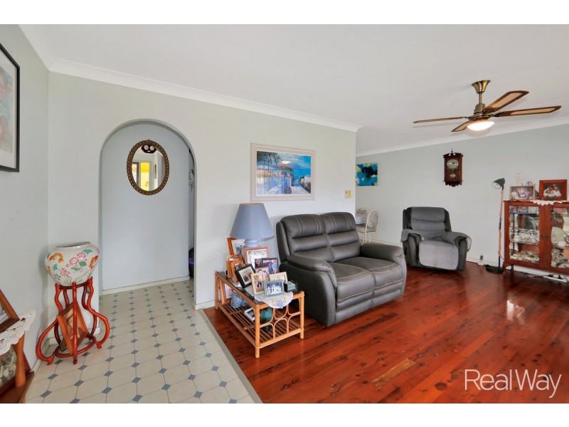 27 Sloane Street, Kalkie QLD 4670