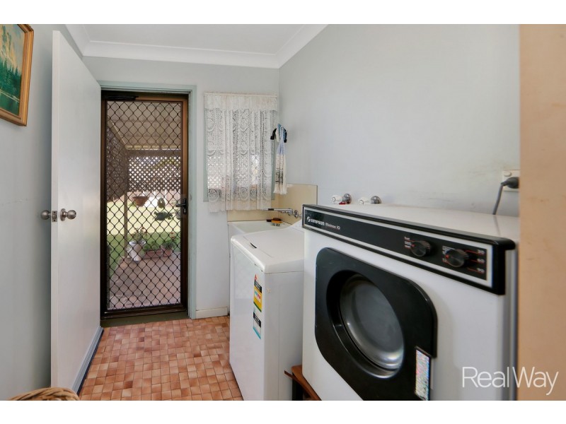 27 Sloane Street, Kalkie QLD 4670