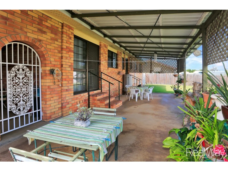 27 Sloane Street, Kalkie QLD 4670