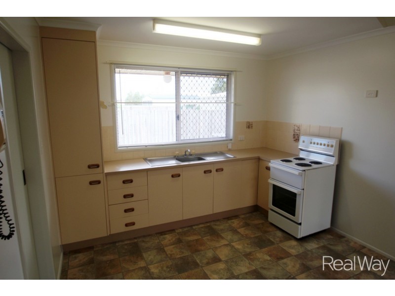 2/7 Sydney Street, Kepnock QLD 4670