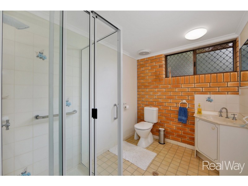 13 Meghan Crescent, Qunaba QLD 4670