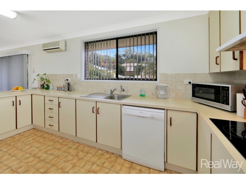 13 Meghan Crescent, Qunaba QLD 4670