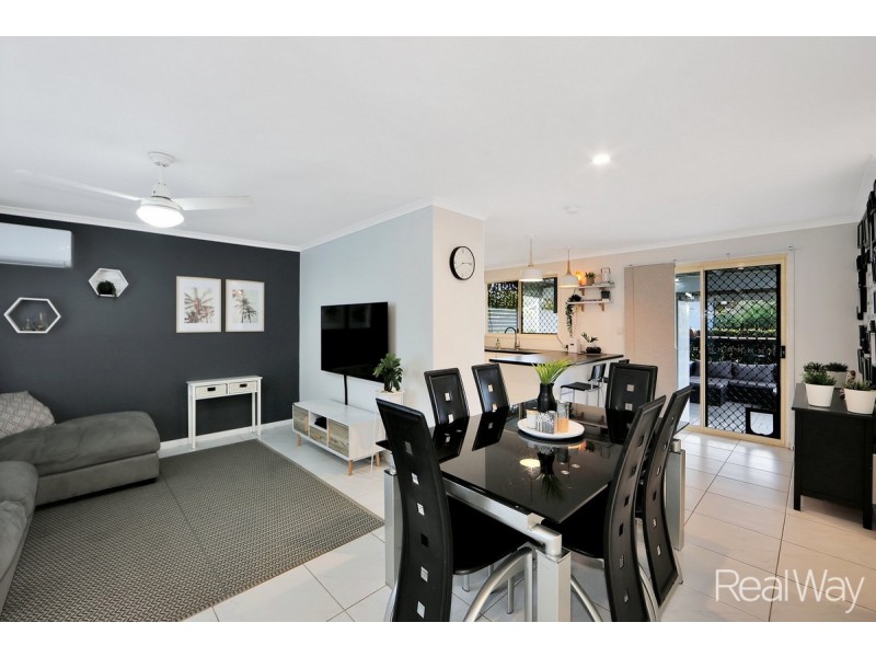 52 Ocean Street, Burnett Heads QLD 4670