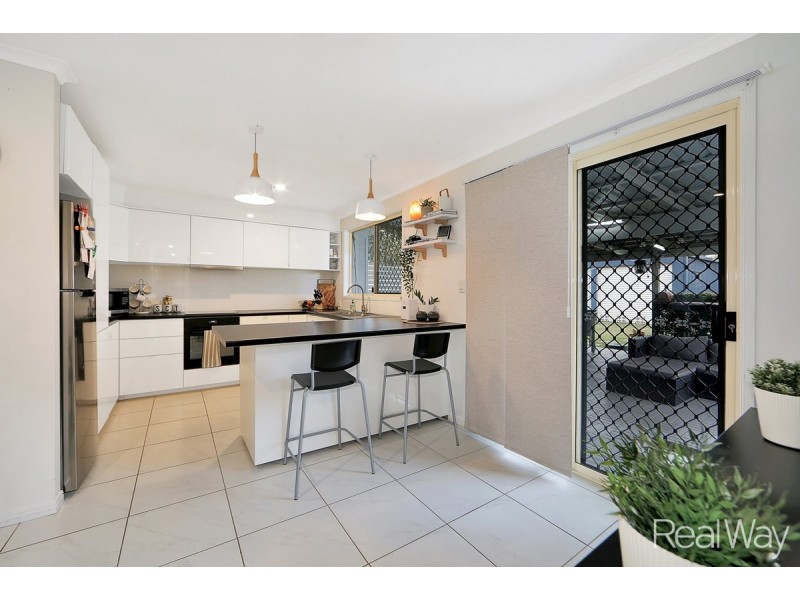 52 Ocean Street, Burnett Heads QLD 4670