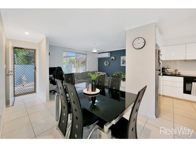 52 Ocean Street, Burnett Heads QLD 4670