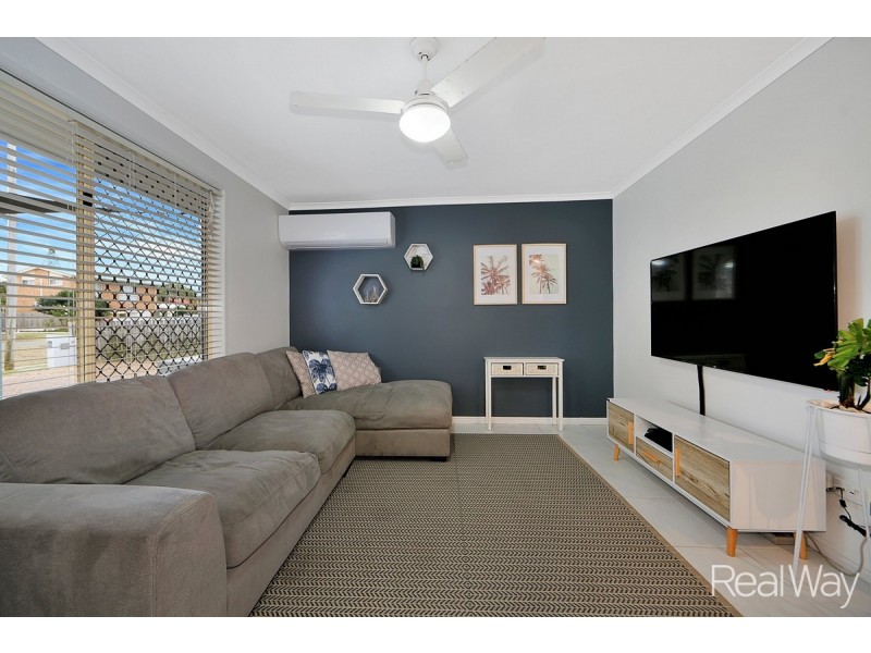 52 Ocean Street, Burnett Heads QLD 4670