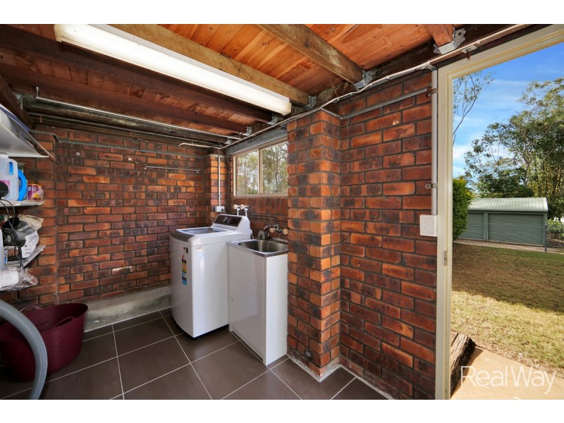 105 Woods Road, Sharon QLD 4670