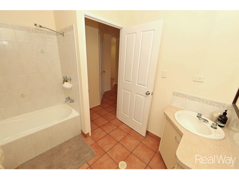 15 Pettigrew Drive, Kalkie QLD 4670